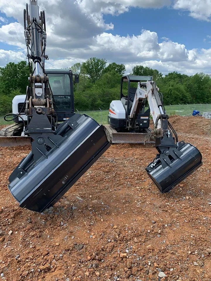 MONGO excavator tilt buckets, 18000 - 33000 lbs. machines