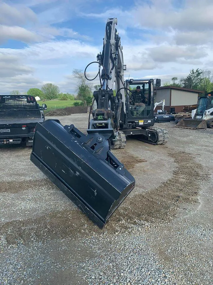 MONGO excavator tilt buckets, 18000 - 33000 lbs. machines